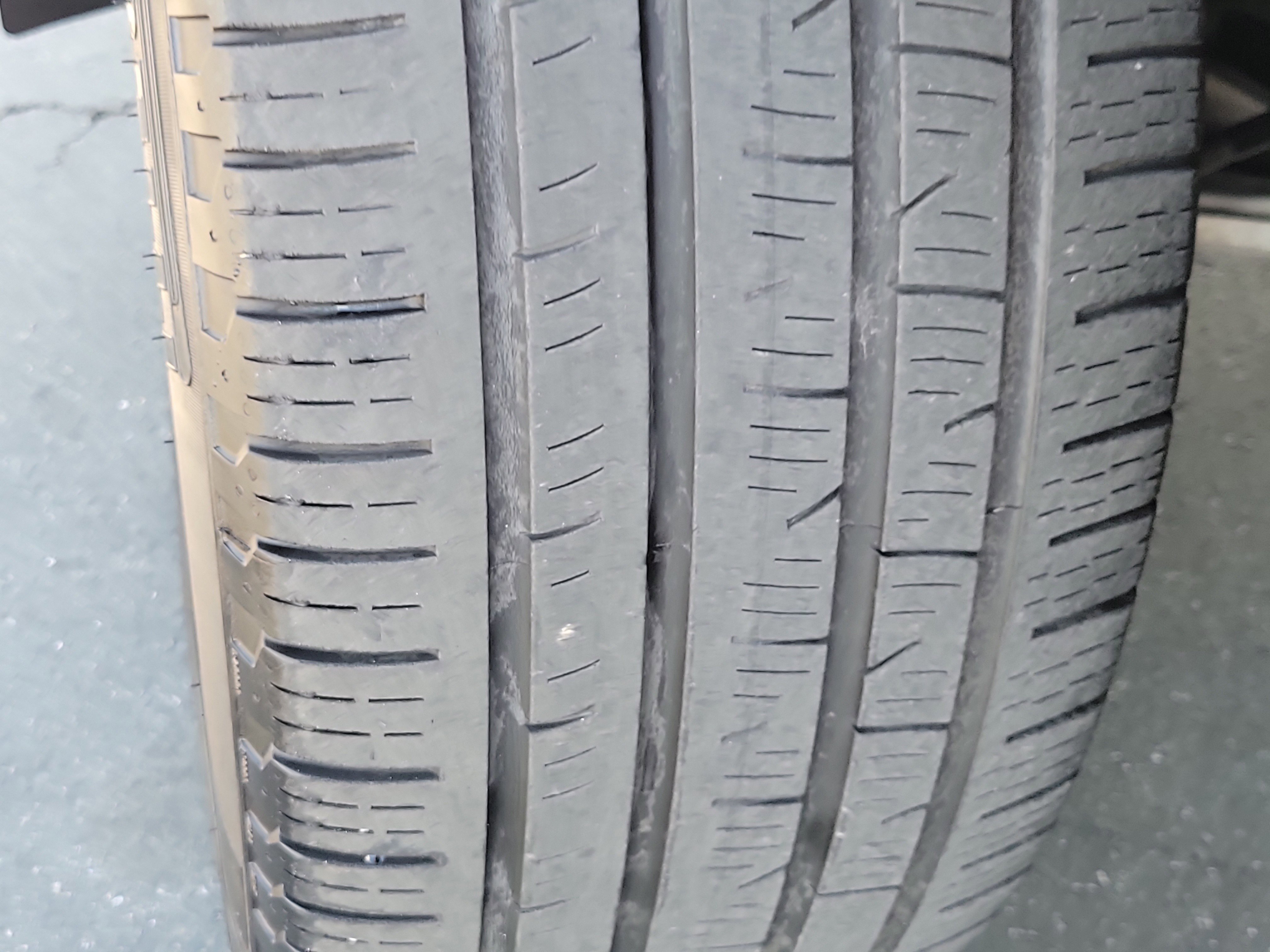 Certified 2022 Ford Edge Titanium w/ Class II Trailer Tow Package image 17