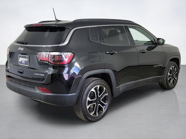 Used 2024 Jeep Compass Limited AWD/4WD image 3