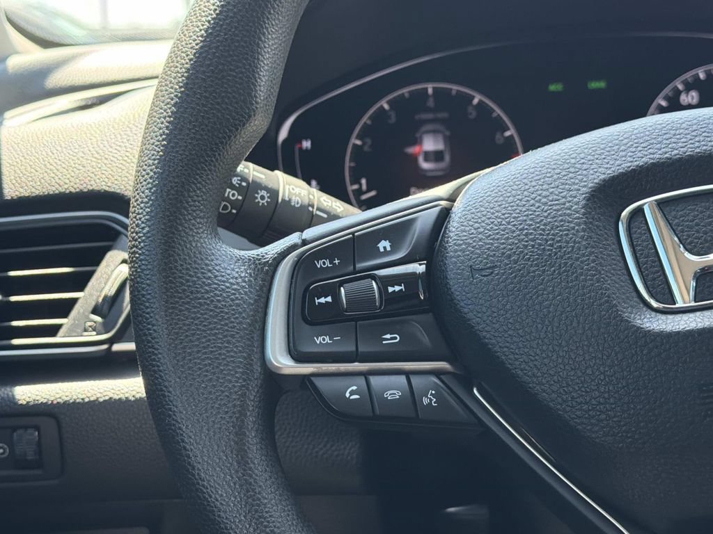 Used 2018 Honda Accord EX image 12