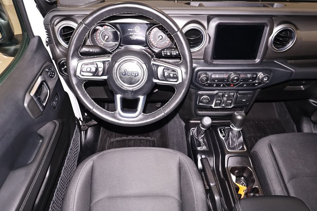 Used 2019 Jeep Wrangler Unlimited Sahara w/ Uconnect 4C Nav & Sound Group AWD/4WD image 19
