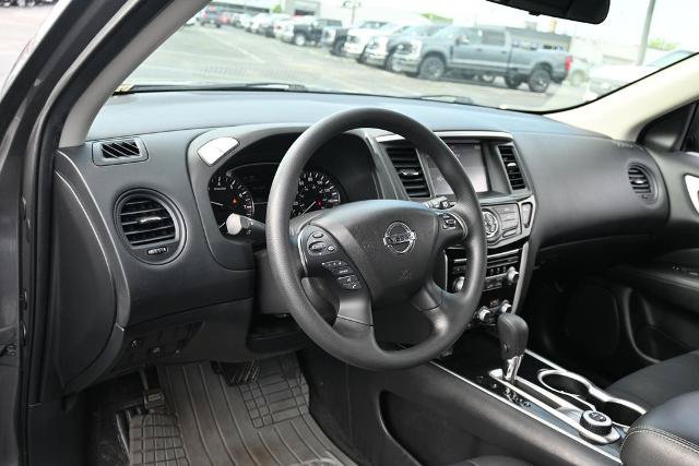 Used 2020 Nissan Pathfinder S AWD/4WD image 17