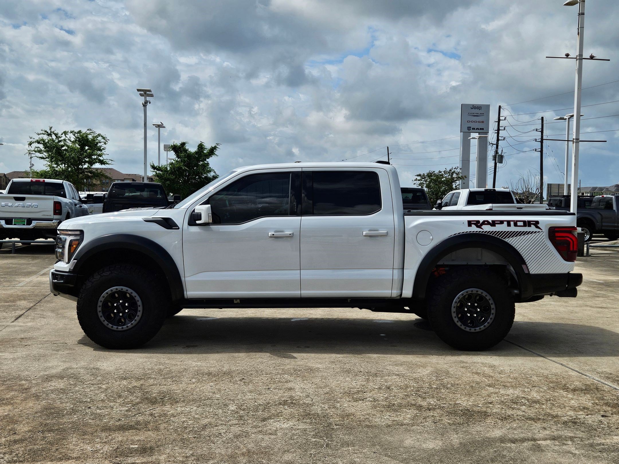 Certified 2025 Ford F150 Raptor AWD/4WD image 9