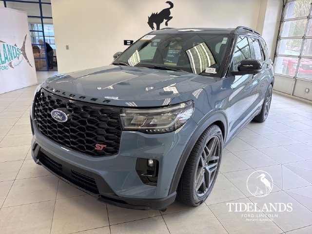 Certified 2025 Ford Explorer ST AWD/4WD image 4