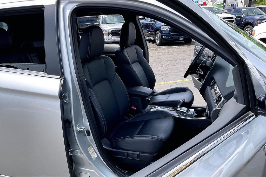 Used 2019 Mitsubishi Outlander SEL AWD/4WD image 6