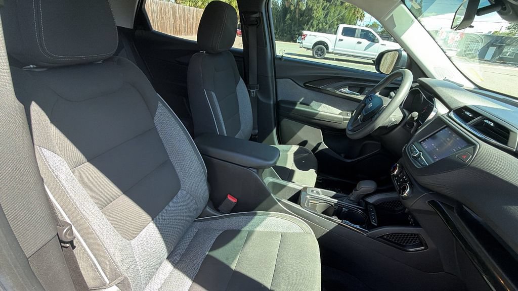 Used 2022 Chevrolet TrailBlazer LT FWD image 27