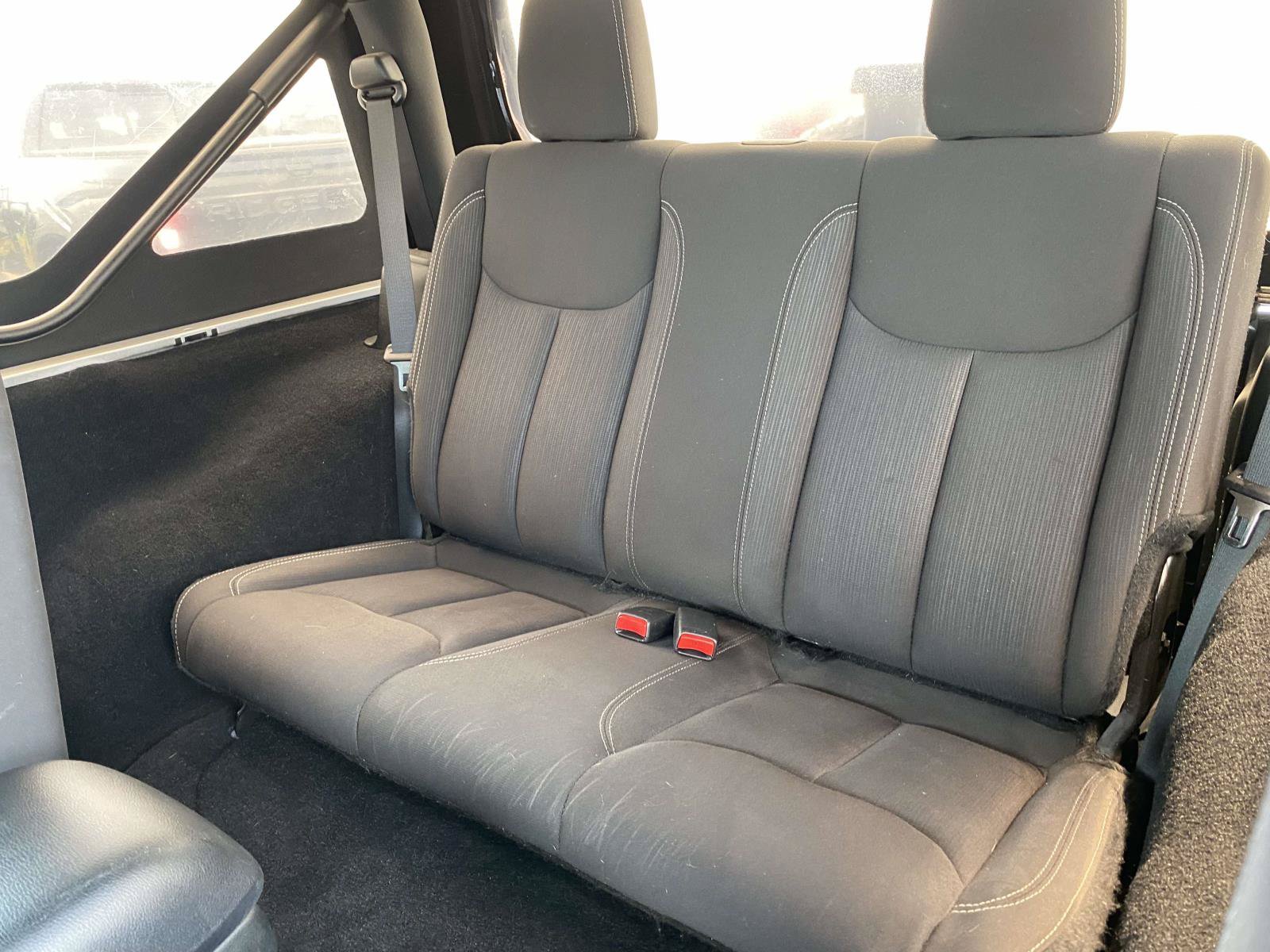 Used 2018 Jeep Wrangler Sahara w/ Connectivity Group AWD/4WD image 11