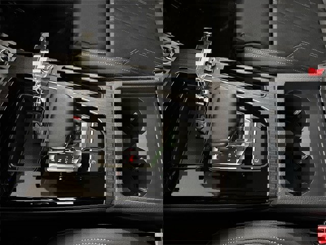 Used 2024 Audi Q5 e Premium w/ Convenience Package image 11