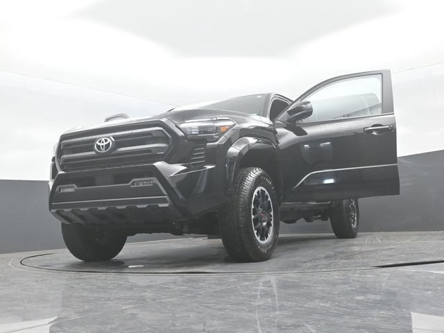 Used 2024 Toyota Tacoma SR5 AWD/4WD image 32