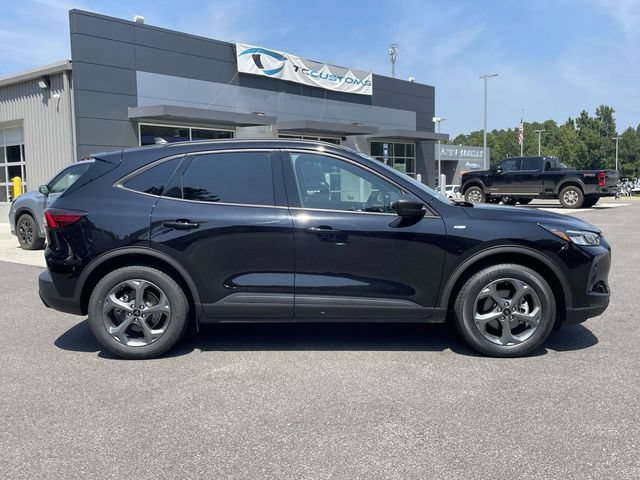 Certified 2025 Ford Escape ST-Line FWD image 3