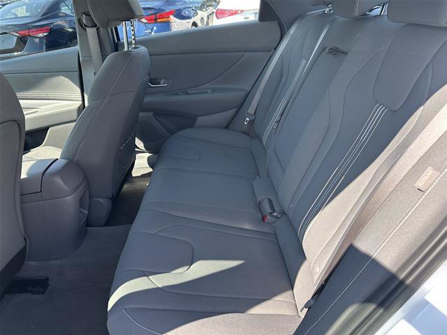 Used 2025 Hyundai Elantra SEL FWD image 23