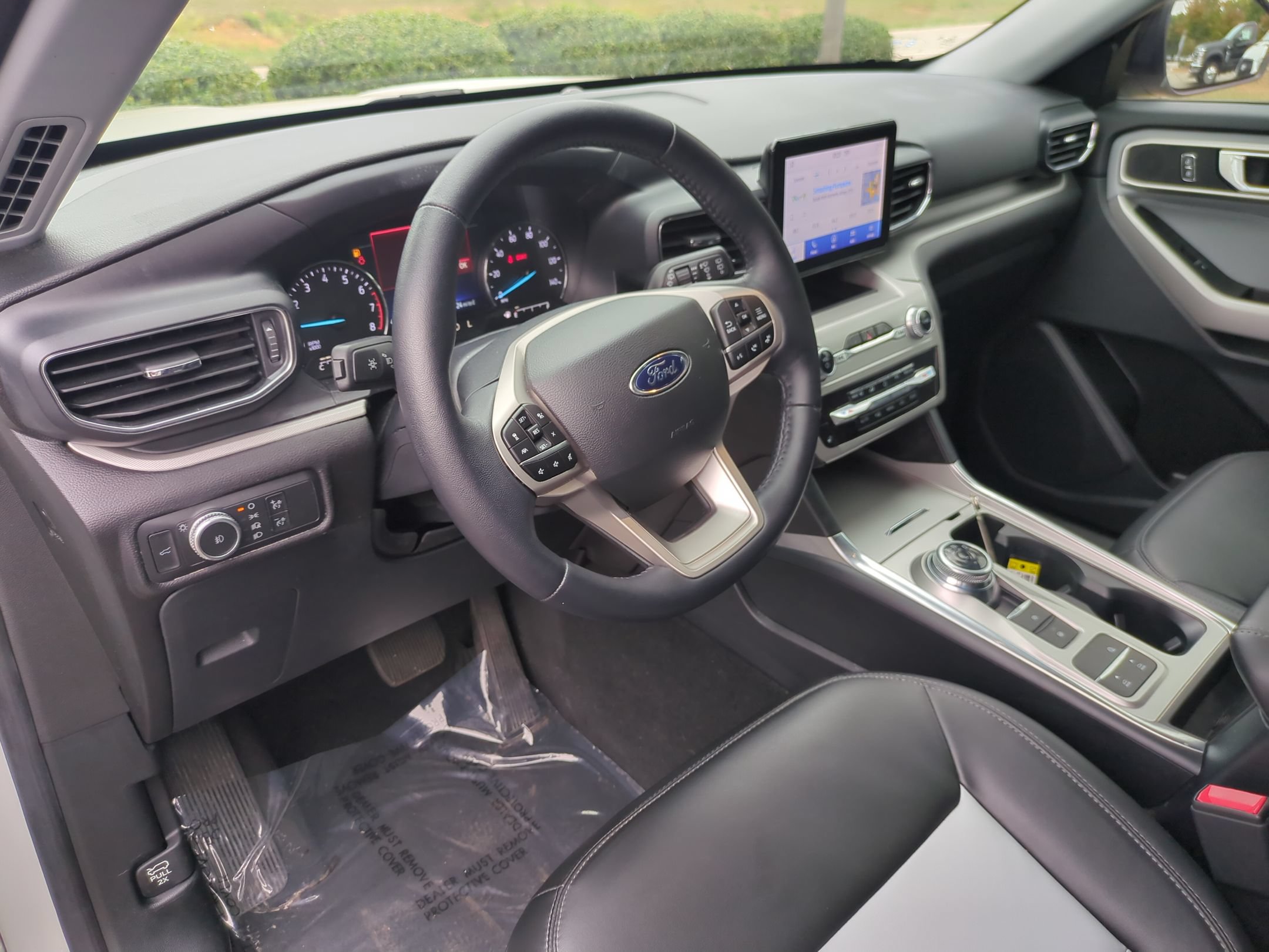 Certified 2022 Ford Explorer XLT RWD image 14