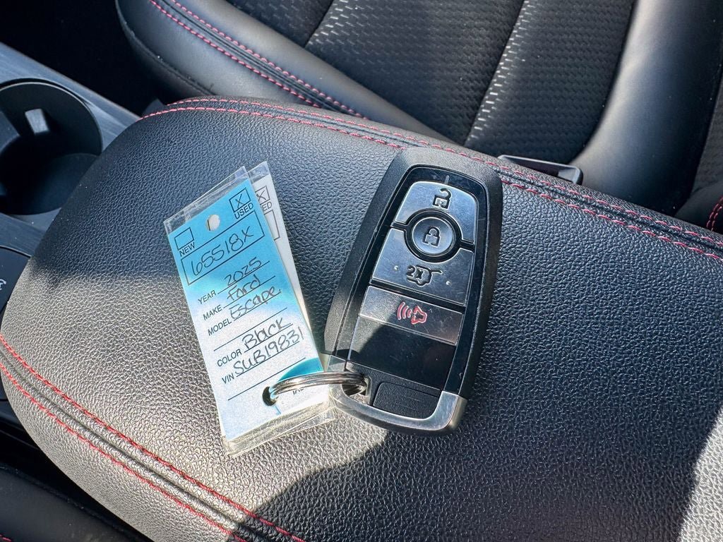 Certified 2025 Ford Escape ST-Line AWD/4WD image 36