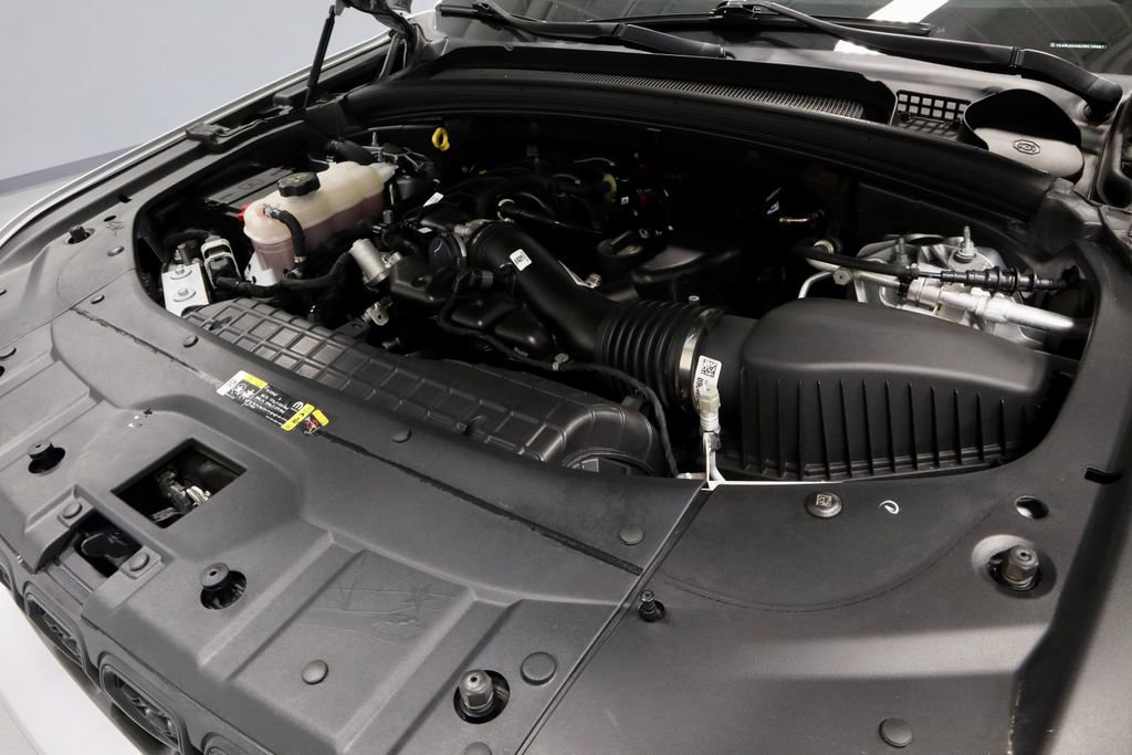 Used 2024 Jeep Grand Cherokee Altitude AWD/4WD image 19