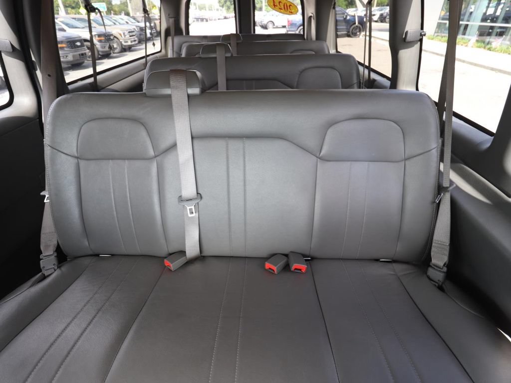 Used 2024 Chevrolet Express 3500 LS RWD image 9
