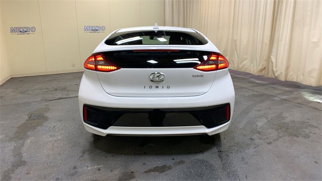 Used 2019 Hyundai Ioniq SEL image 4