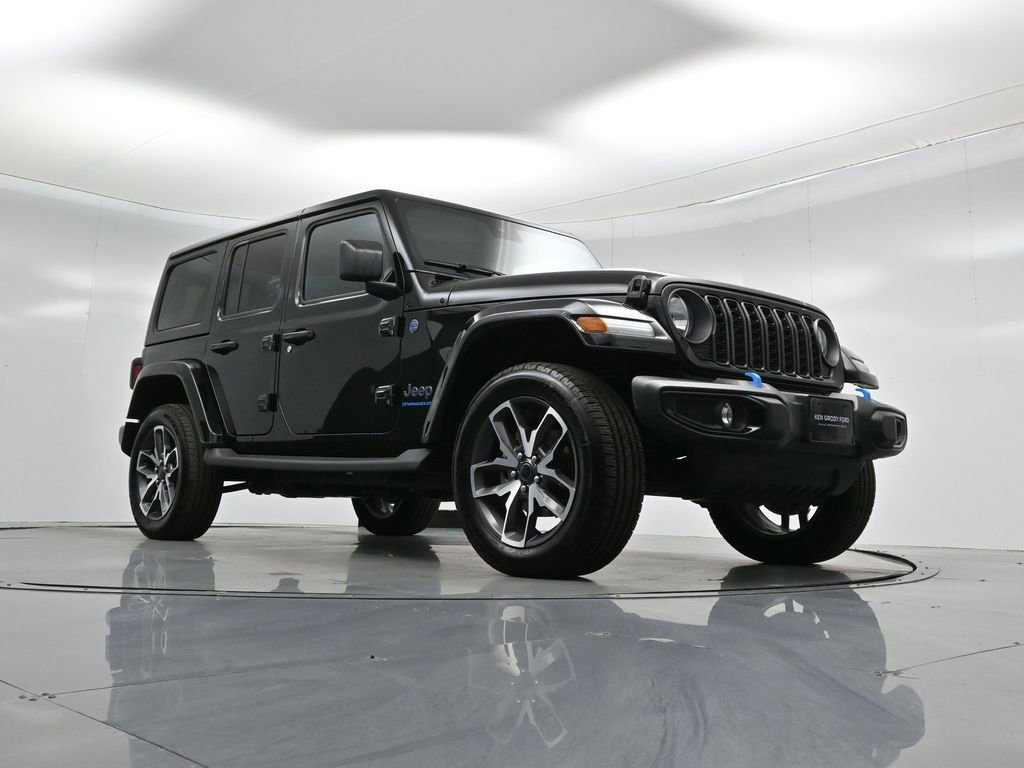 Used 2024 Jeep Wrangler Unlimited image 5