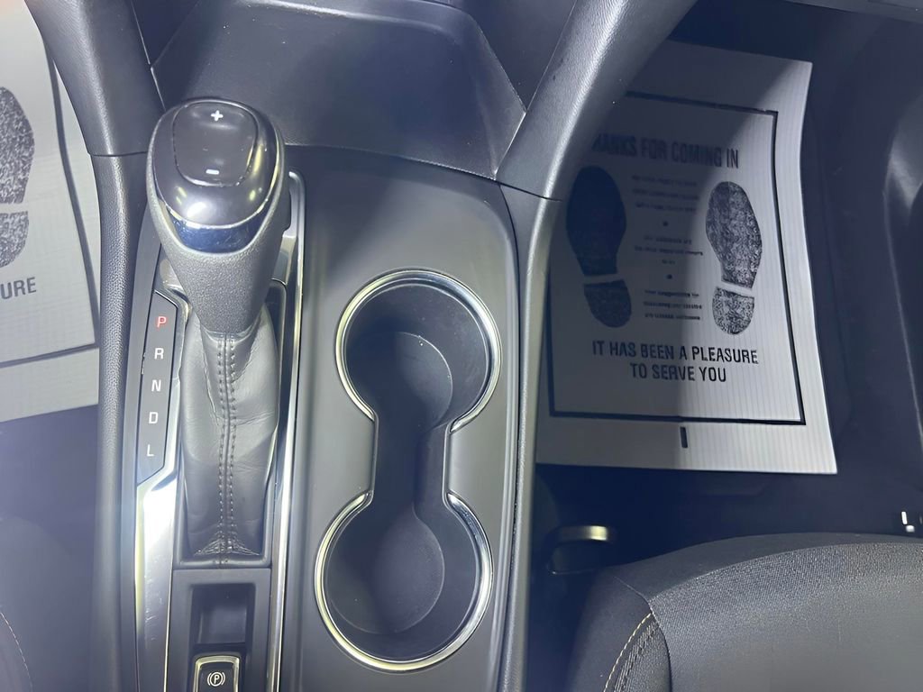 Used 2021 Chevrolet Equinox LT w/ Driver Convenience Package image 32