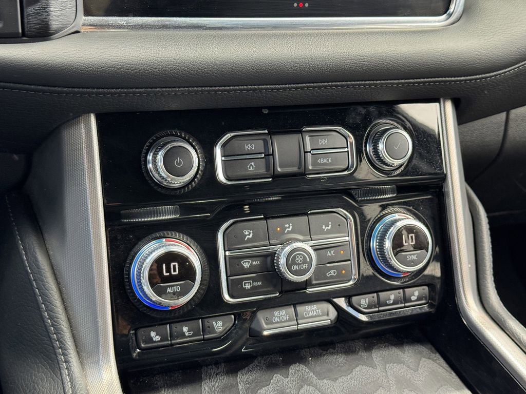 Used 2024 GMC Yukon Denali RWD image 17