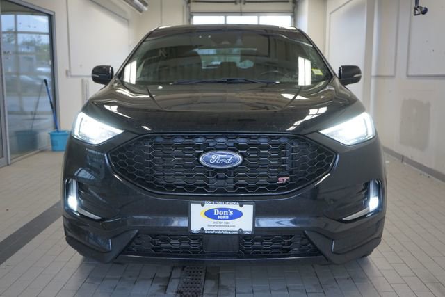 Certified 2020 Ford Edge ST w/ Cold Weather Package AWD/4WD image 17