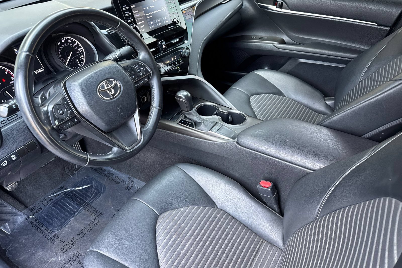 Used 2022 Toyota Camry SE FWD image 11