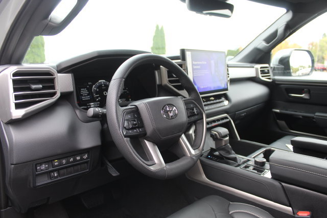 Used 2026 Toyota Tundra Limited AWD/4WD image 11