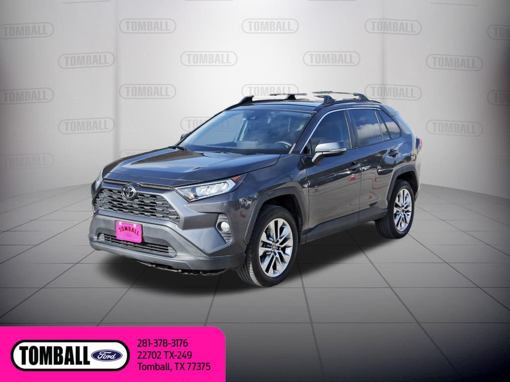 Used 2021 Toyota RAV4 XLE Premium FWD image 3