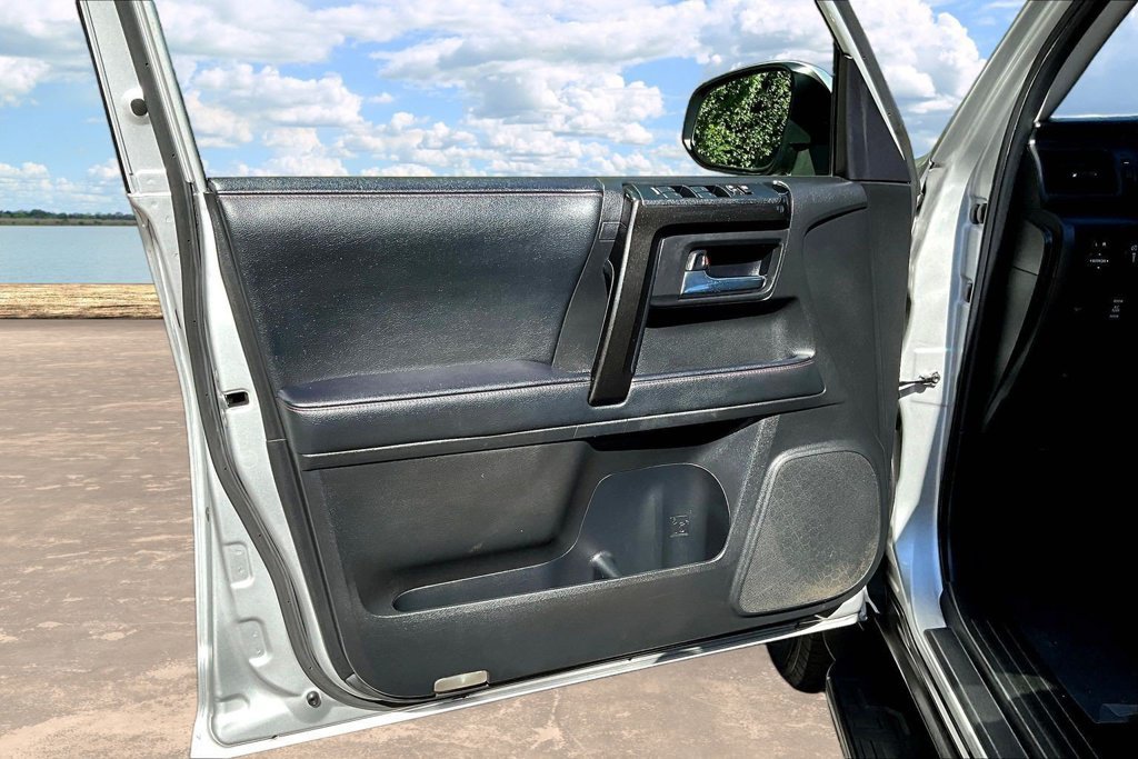 Used 2021 Toyota 4Runner TRD Off-Road AWD/4WD image 22