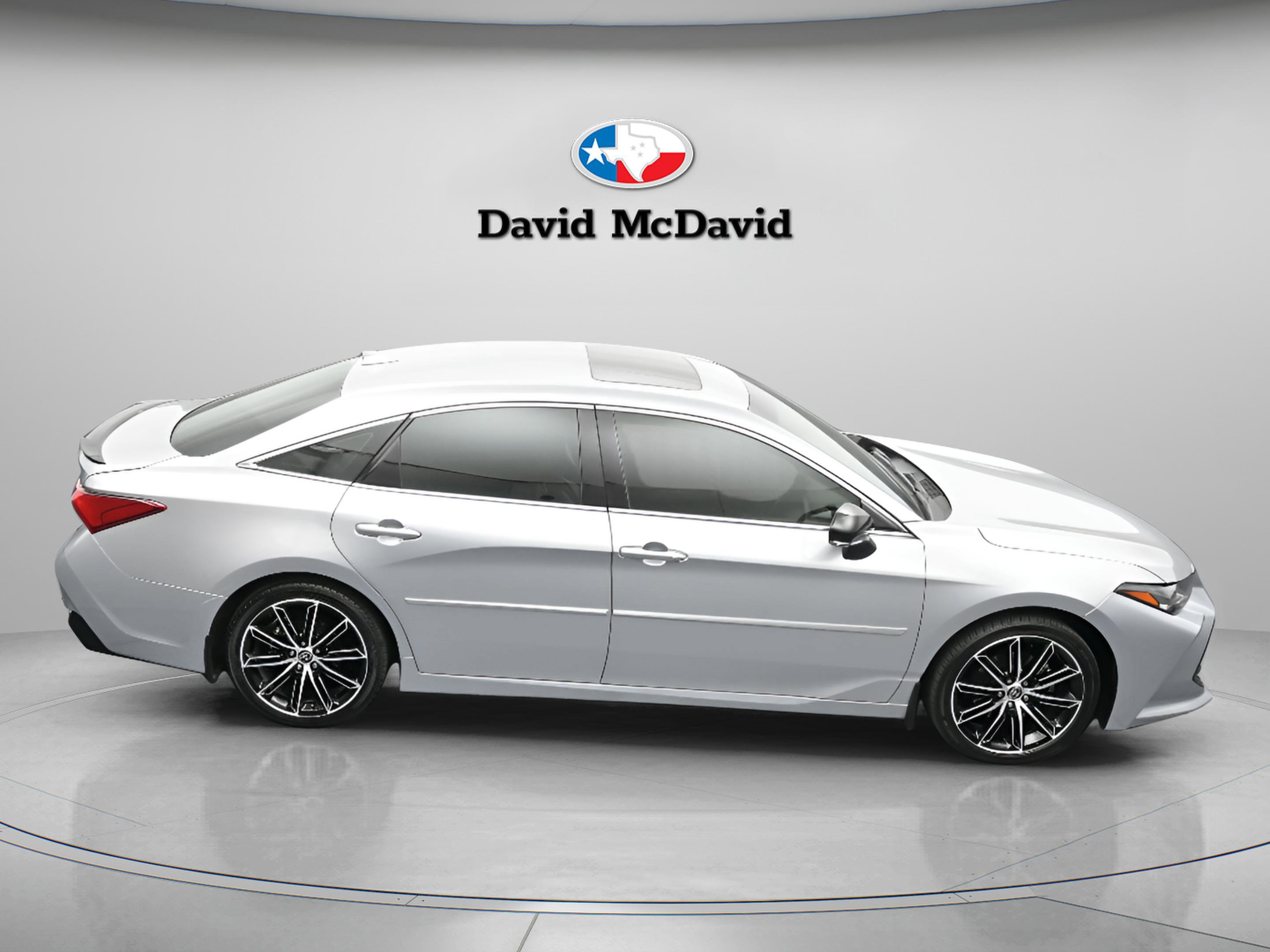 Used 2022 Toyota Avalon Touring image 19