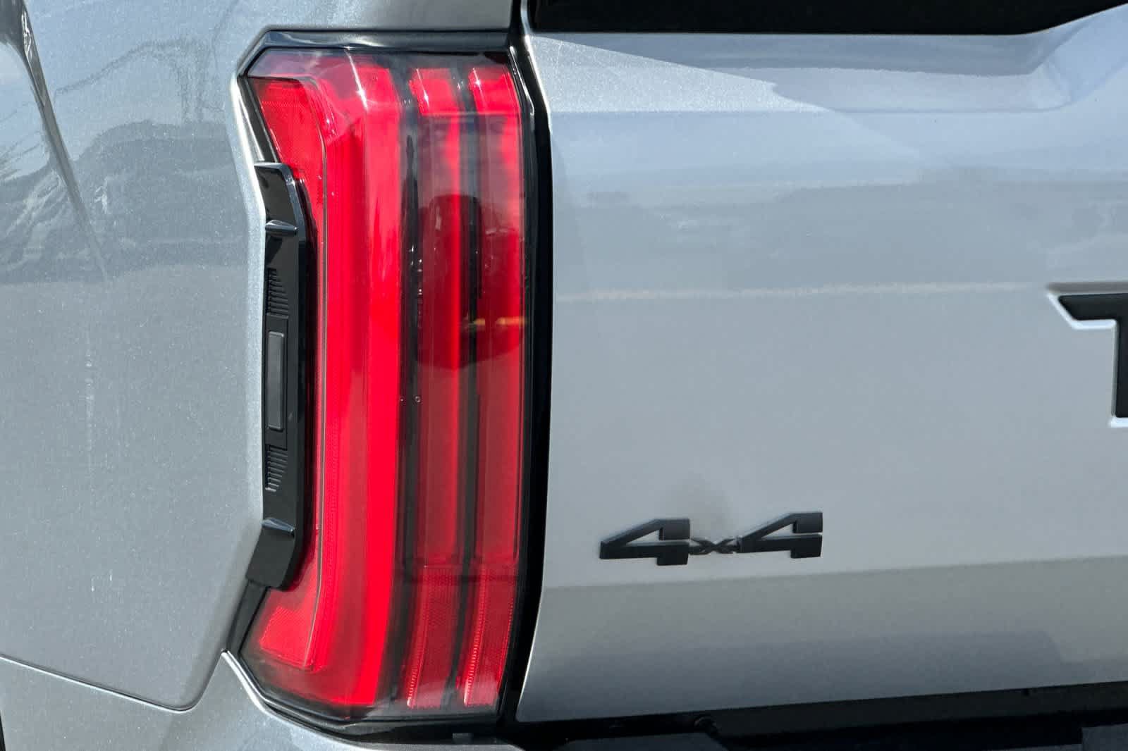 Used 2024 Toyota Tundra Platinum AWD/4WD image 26