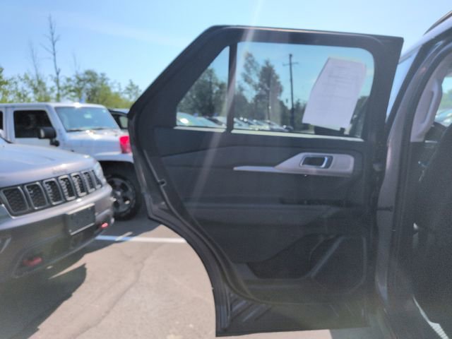 Certified 2025 Ford Explorer Active AWD/4WD image 13