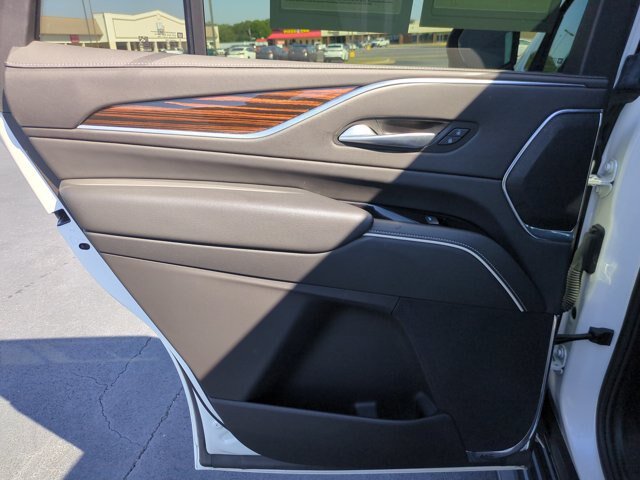 Used 2023 Cadillac Escalade Premium Luxury AWD/4WD image 27