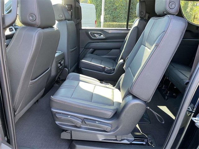 Used 2023 Chevrolet Suburban RST w/ Sport Performance Package image 29