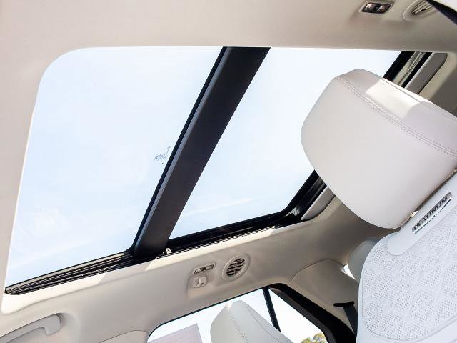 Certified 2025 Ford Explorer Platinum w/ Ultimate Package image 23