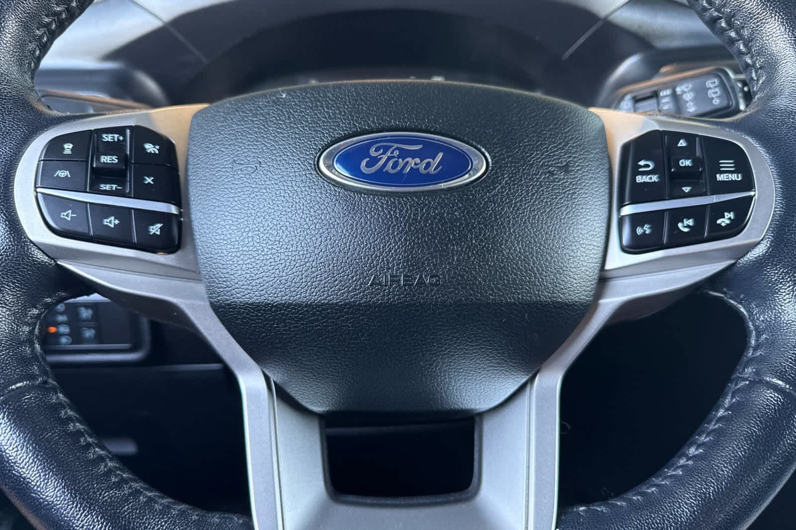 Certified 2021 Ford Explorer Limited w/ Hybrid Equipment Group 310A AWD/4WD image 25