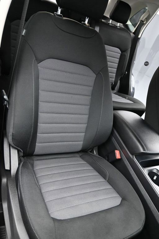 Certified 2022 Ford Edge SE w/ Black Appearance Package image 50