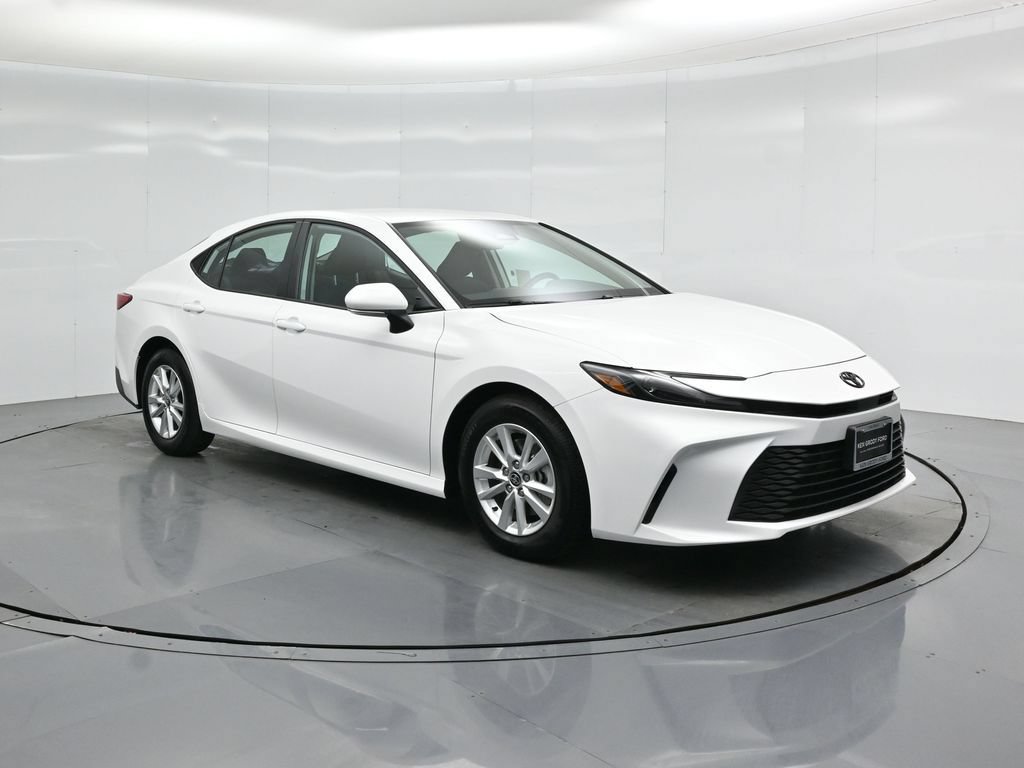Used 2025 Toyota Camry LE FWD image 19