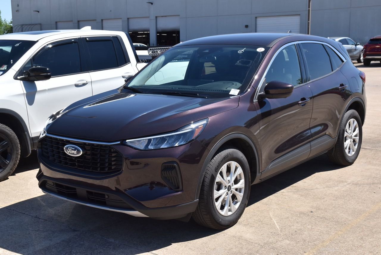 Certified 2023 Ford Escape Active w/ Tech Pack #2 image 2