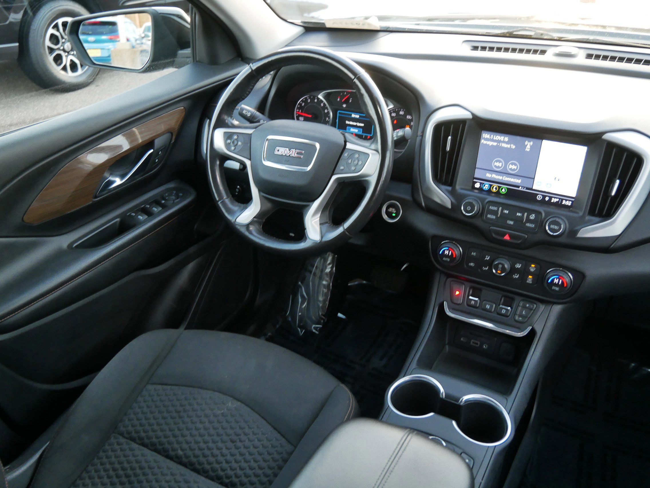 Used 2018 GMC Terrain SLE w/ Driver Convenience Package image 9