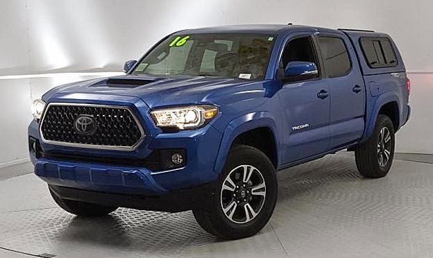 Used 2018 Toyota Tacoma TRD Sport image 6