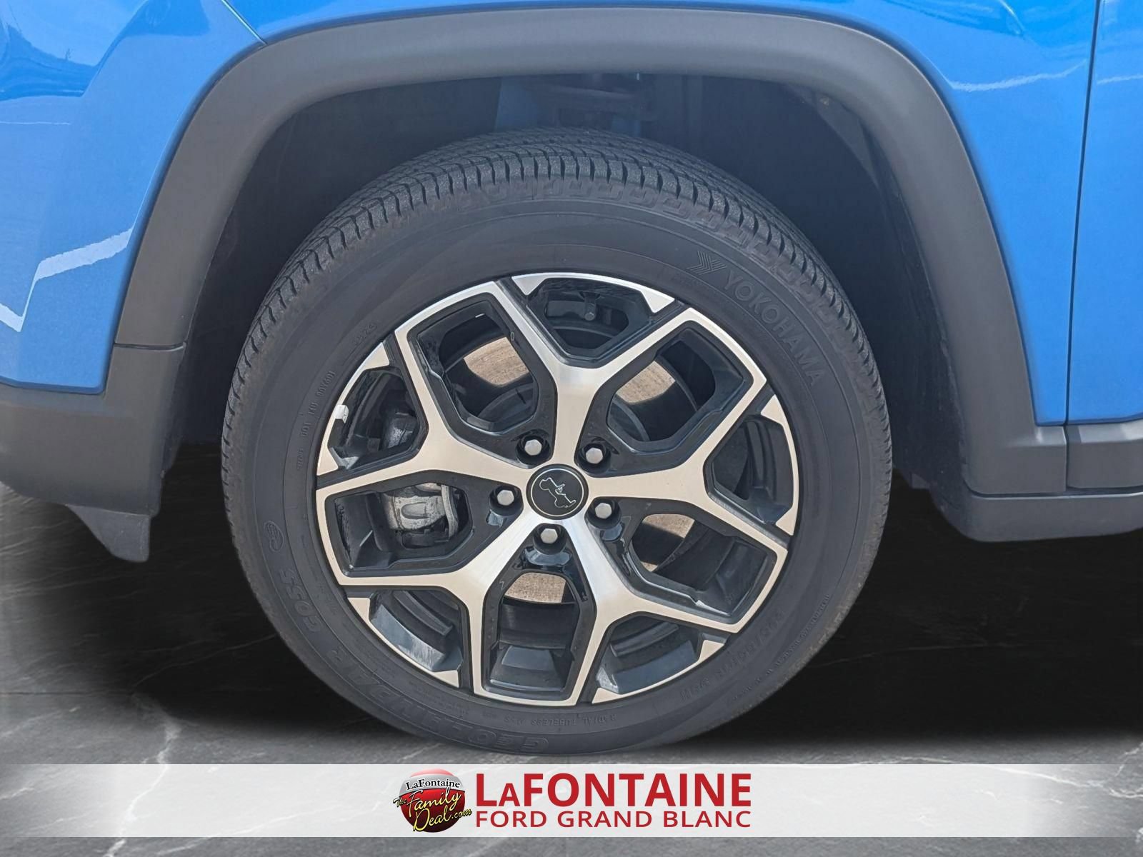 Used 2025 Jeep Compass Limited AWD/4WD image 32