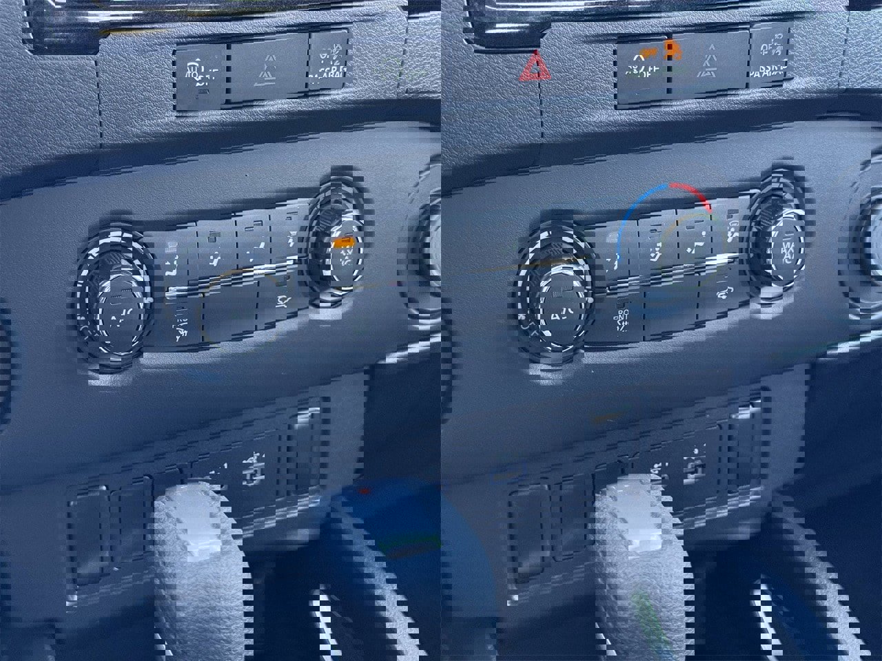 Used 2024 Nissan Frontier SV image 20