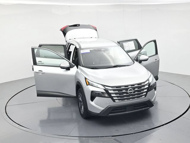 Used 2025 Nissan Rogue SV FWD image 48