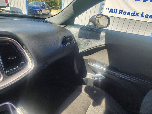 Used 2020 Dodge Challenger SXT RWD image 16