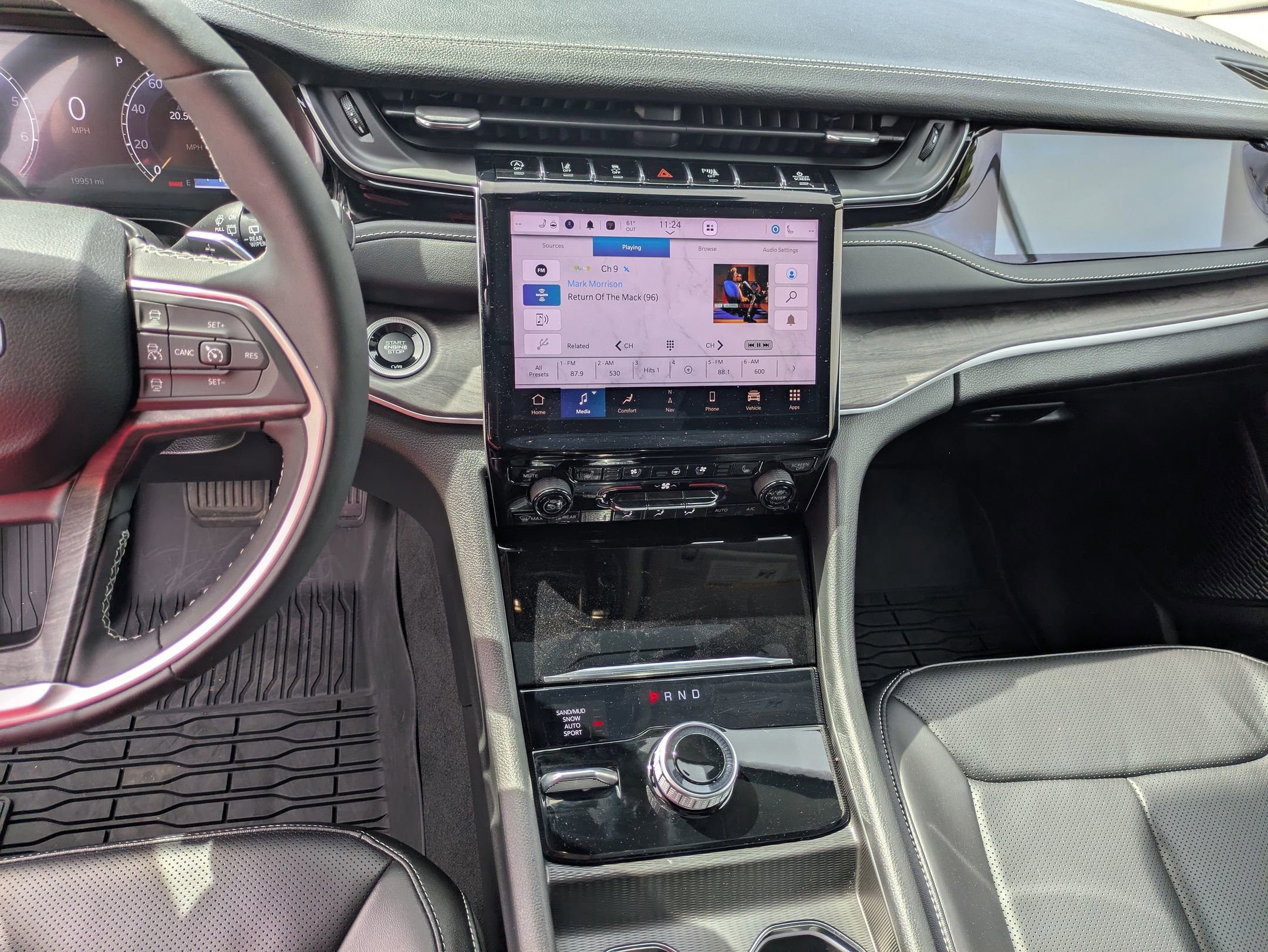 Used 2023 Jeep Grand Cherokee Limited w/ Luxury Tech Group II AWD/4WD image 22