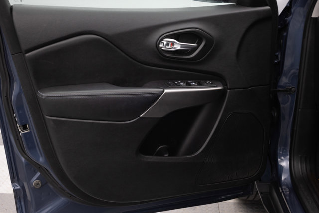 Used 2021 Jeep Cherokee Latitude Plus FWD image 19