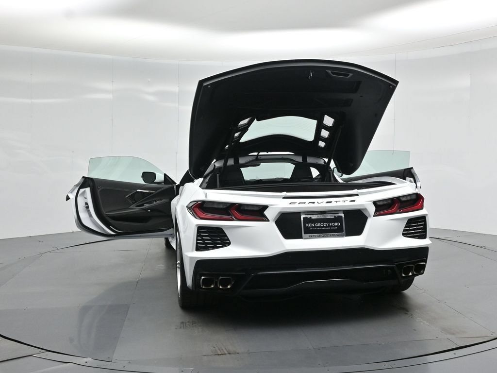 Used 2023 Chevrolet Corvette Stingray Preferred Cpe w/ Z51 Performance Package RWD image 27