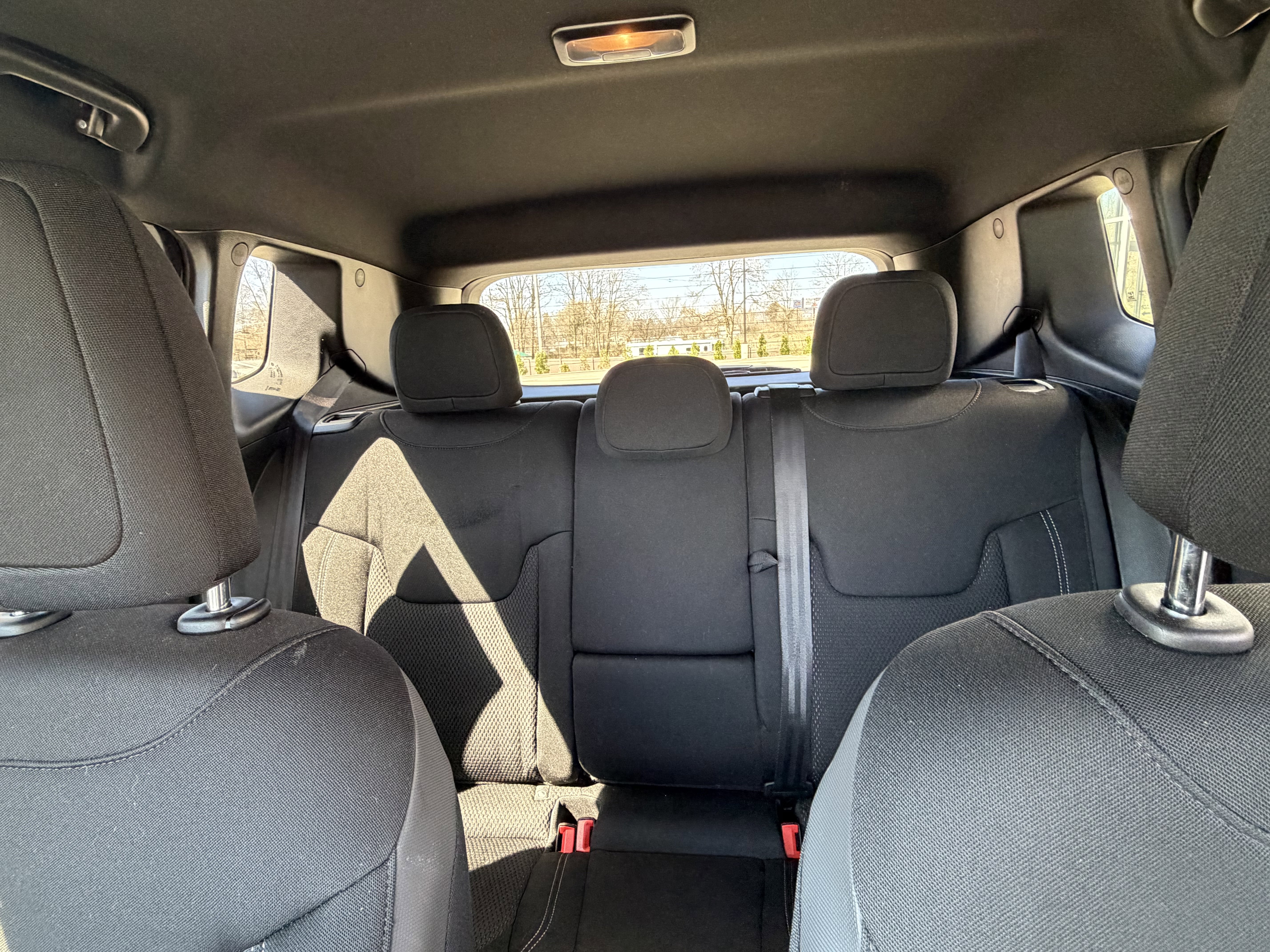 Used 2022 Jeep Renegade Altitude w/ Convenience Group AWD/4WD image 10