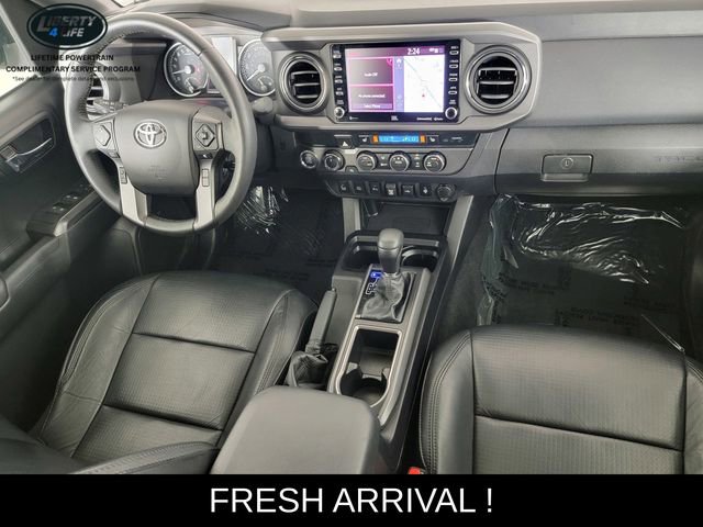 Used 2021 Toyota Tacoma TRD Sport w/ TRD Premium Sport Package AWD/4WD image 32