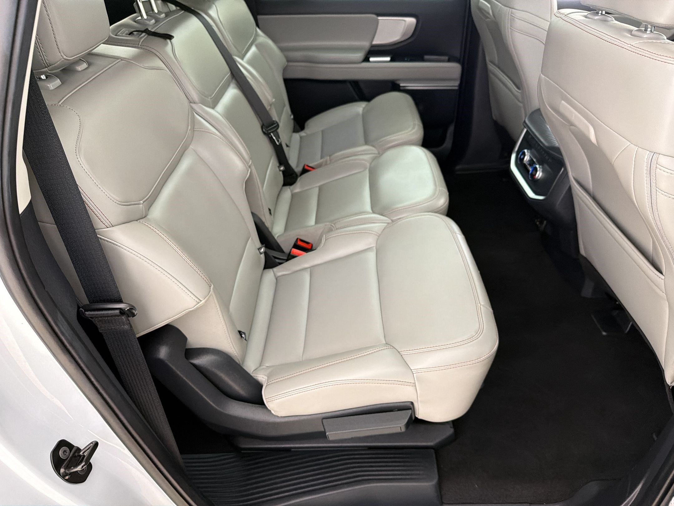 Certified 2025 Ford Expedition Max Active AWD/4WD image 28