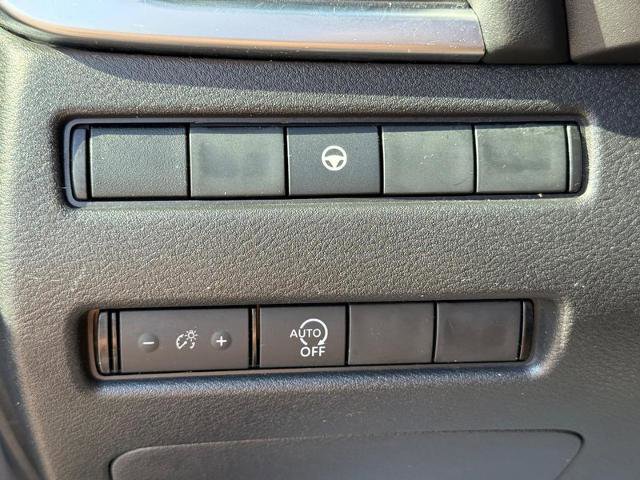 Used 2023 Nissan Rogue SV image 22